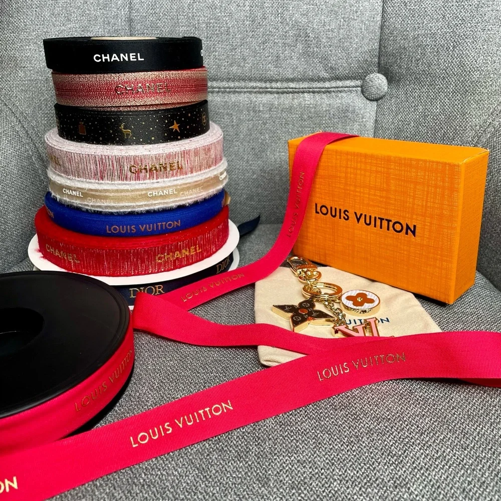 Louis Vuitton Holiday Ribbon - 3/4” Red w/ Gold Lettering - Picture 2 of 4